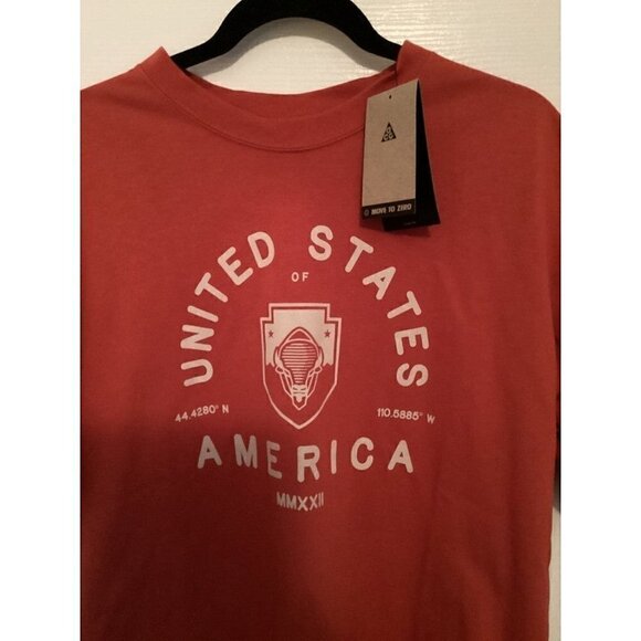 Nike ACG MEN's T- Shirt Size: Medium  Color: Martian Sunrise - Picture 7 of 9